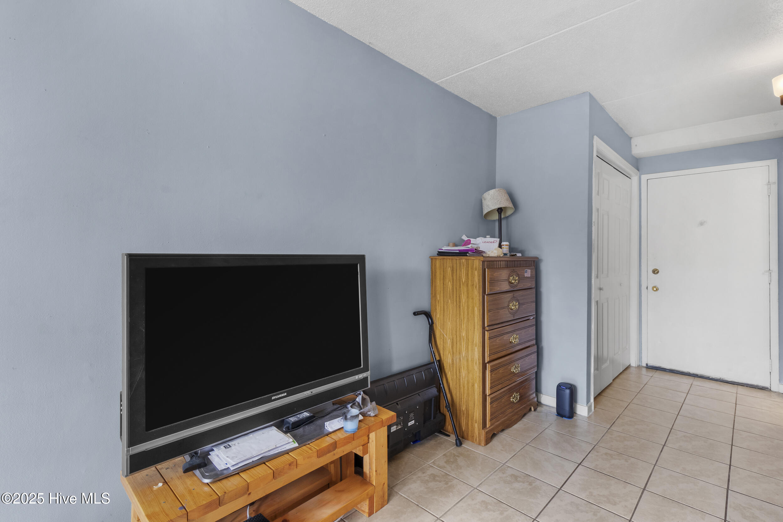454 Racine Drive, Unit E106 A & B Wilmington, NC 28403 - Photo 9 of 27 Unit B- Living Room