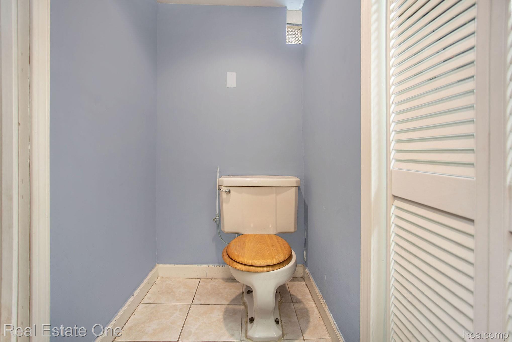 8985 Reeck Road Allen Park, MI 48101 - Photo 18 of 25 8985-Reeck-Road-Allen-Park-MI_44.jpg