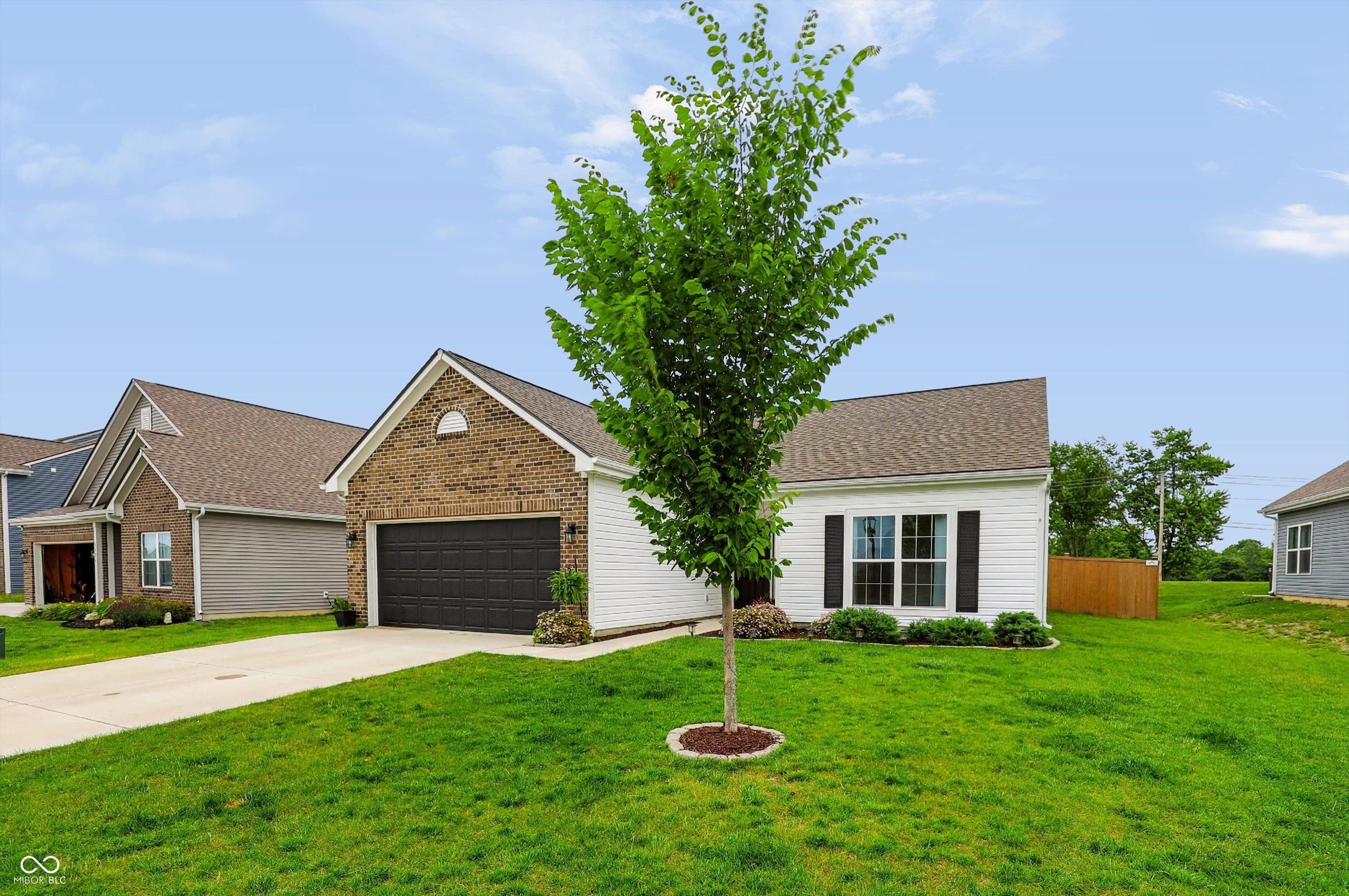 8240 Ambrosia Lane Pendleton, IN 46064 - Photo 3 of 48
