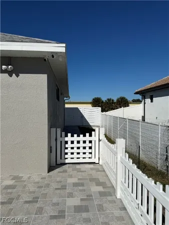 $2,700 | 3013 4th Street West, Lehigh Acres, FL 33971