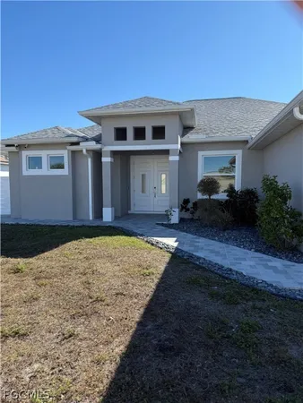 $2,700 | 3013 4th Street West, Lehigh Acres, FL 33971