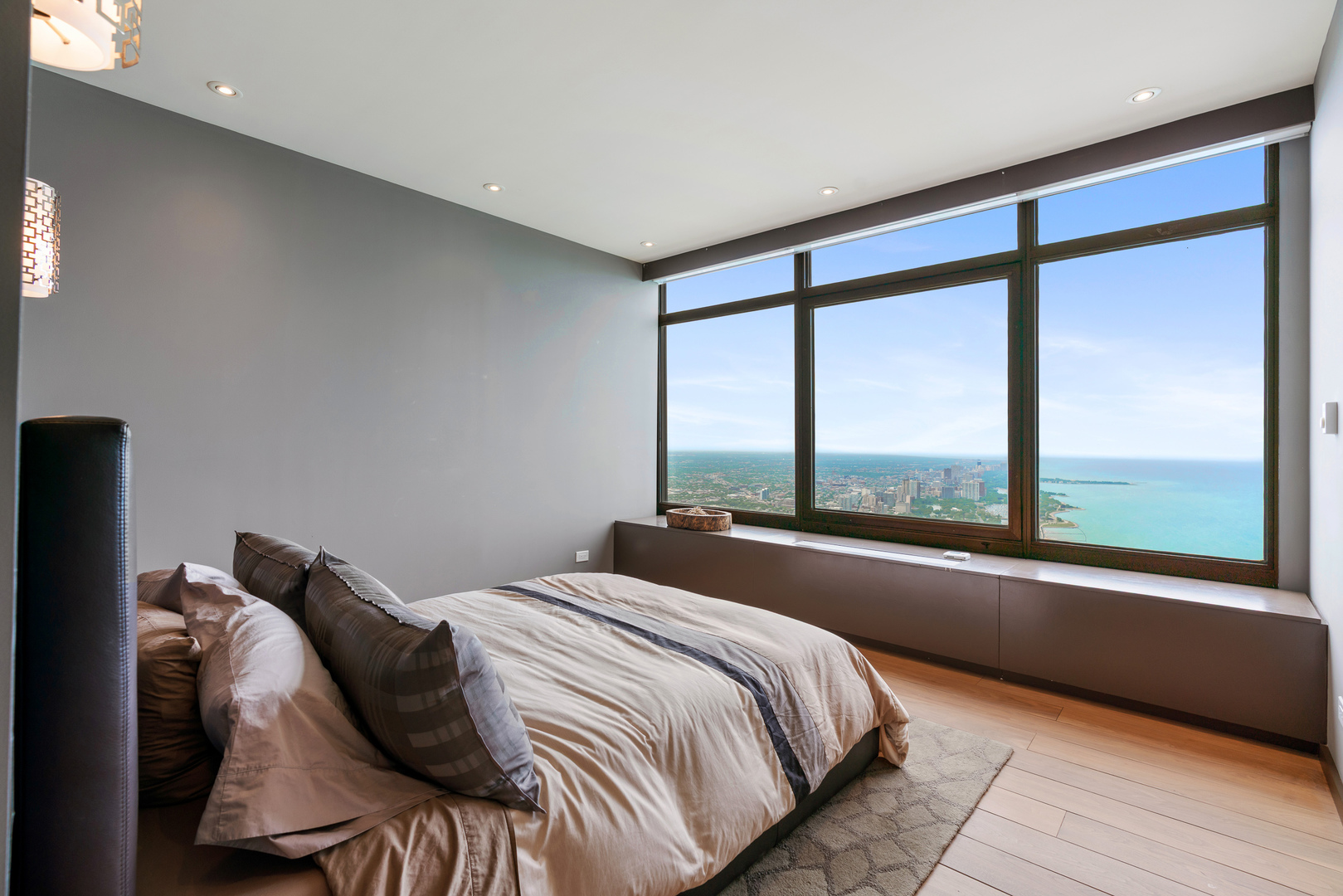 175 East Delaware Place, Unit 9210 Chicago, IL 60611 - Photo 37 of 66