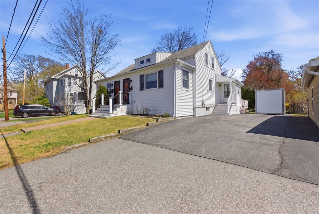 7 Maple Street, Unit 7 Reading, MA 01867 - Photo 32 of 40