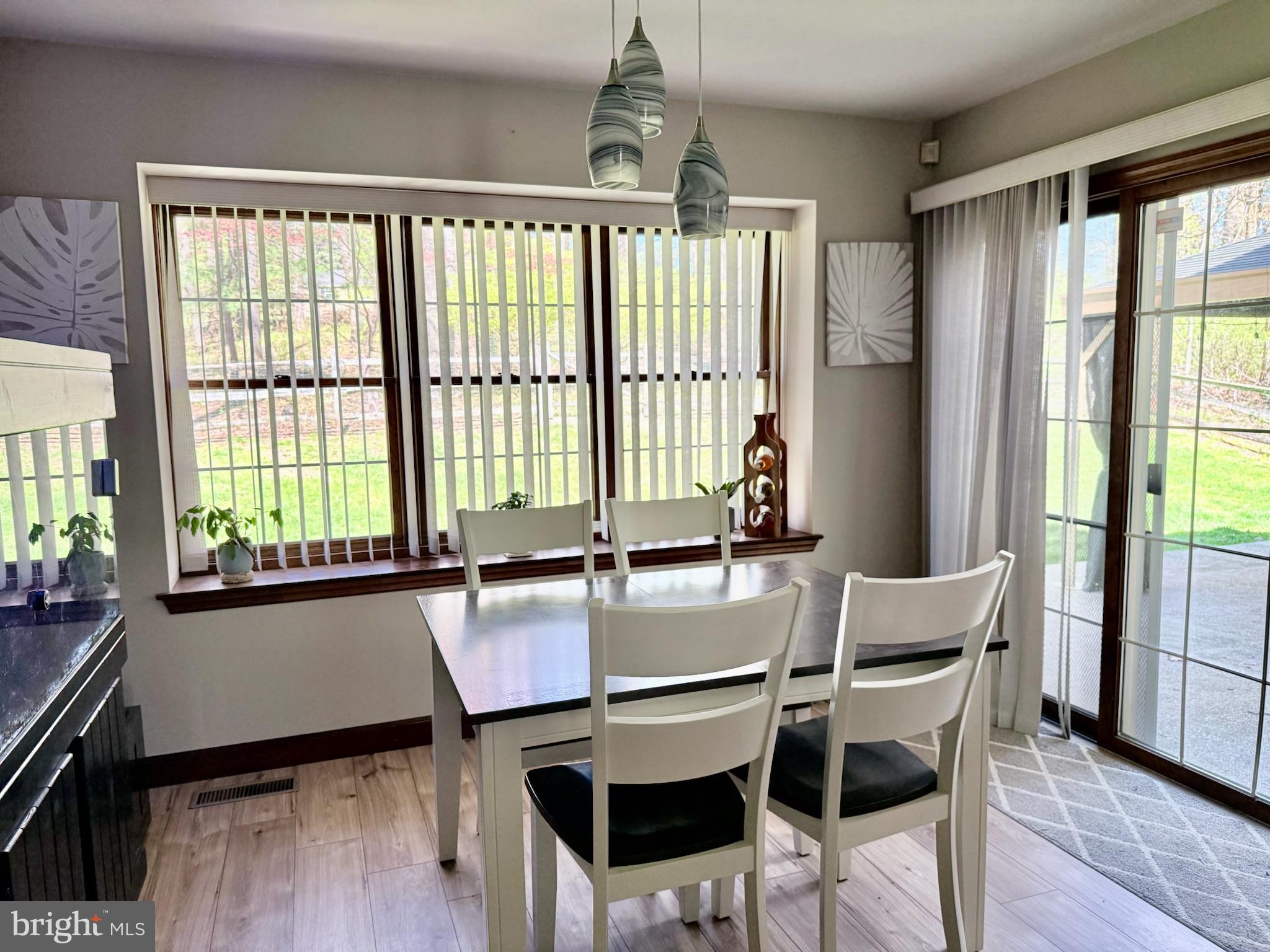 4 Royal Court Reading, PA 19607 - Photo 8 of 45 Breakfast Nook
