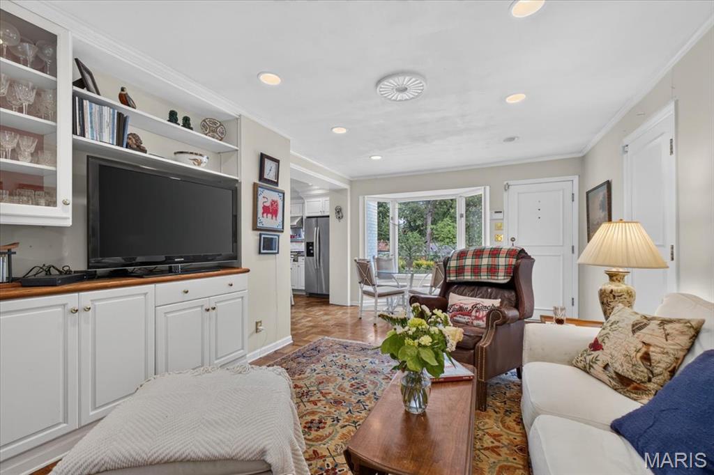 10099 Litzsinger Road Ladue, MO 63124 - Photo 16 of 53 Gallery Image 16