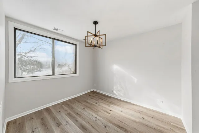 $276,000 | 450 Raintree Court, Unit 3P, Glen Ellyn, IL 60137