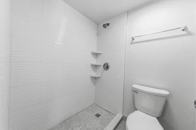 $276,000 | 450 Raintree Court, Unit 3P, Glen Ellyn, IL 60137