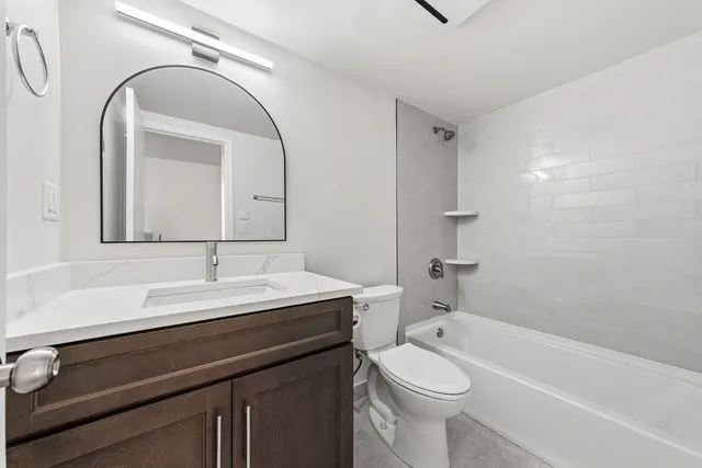 $276,000 | 450 Raintree Court, Unit 3P, Glen Ellyn, IL 60137