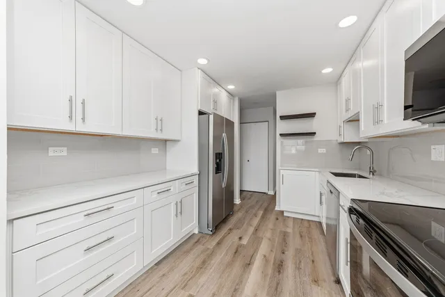 $276,000 | 450 Raintree Court, Unit 3P, Glen Ellyn, IL 60137