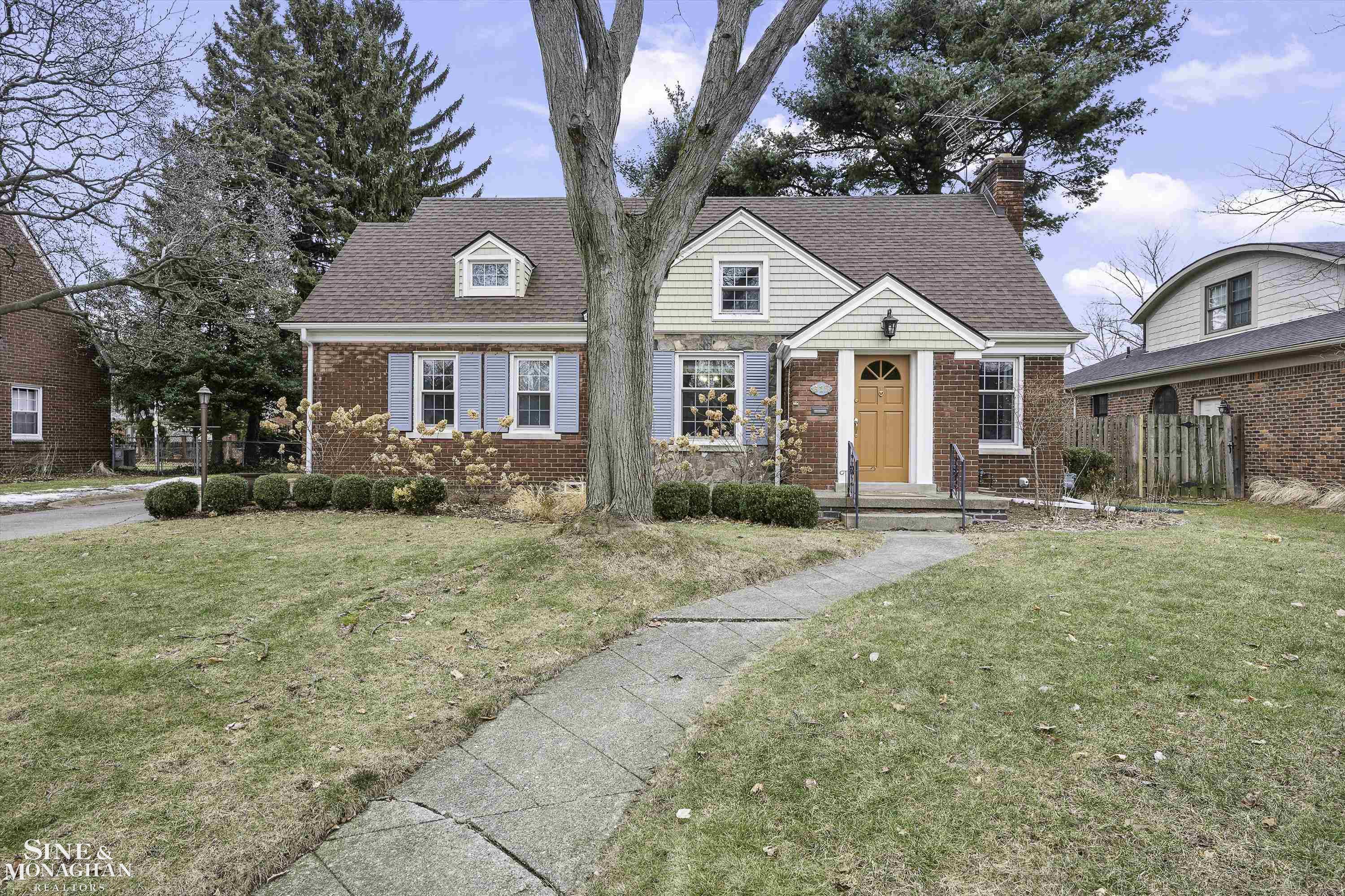 612 Hawthorne Road Grosse Pointe Woods, MI 48236 - Photo 1 of 51