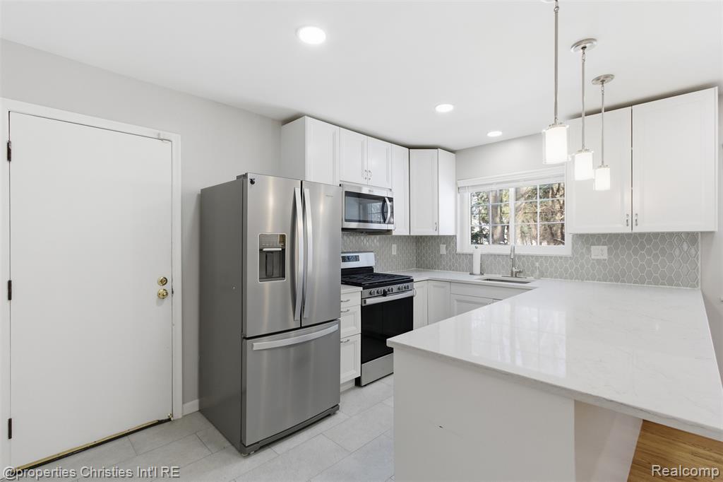 2155 Devonshire Road Bloomfield Hills, MI 48302 - Photo 12 of 29 Gallery Image 12