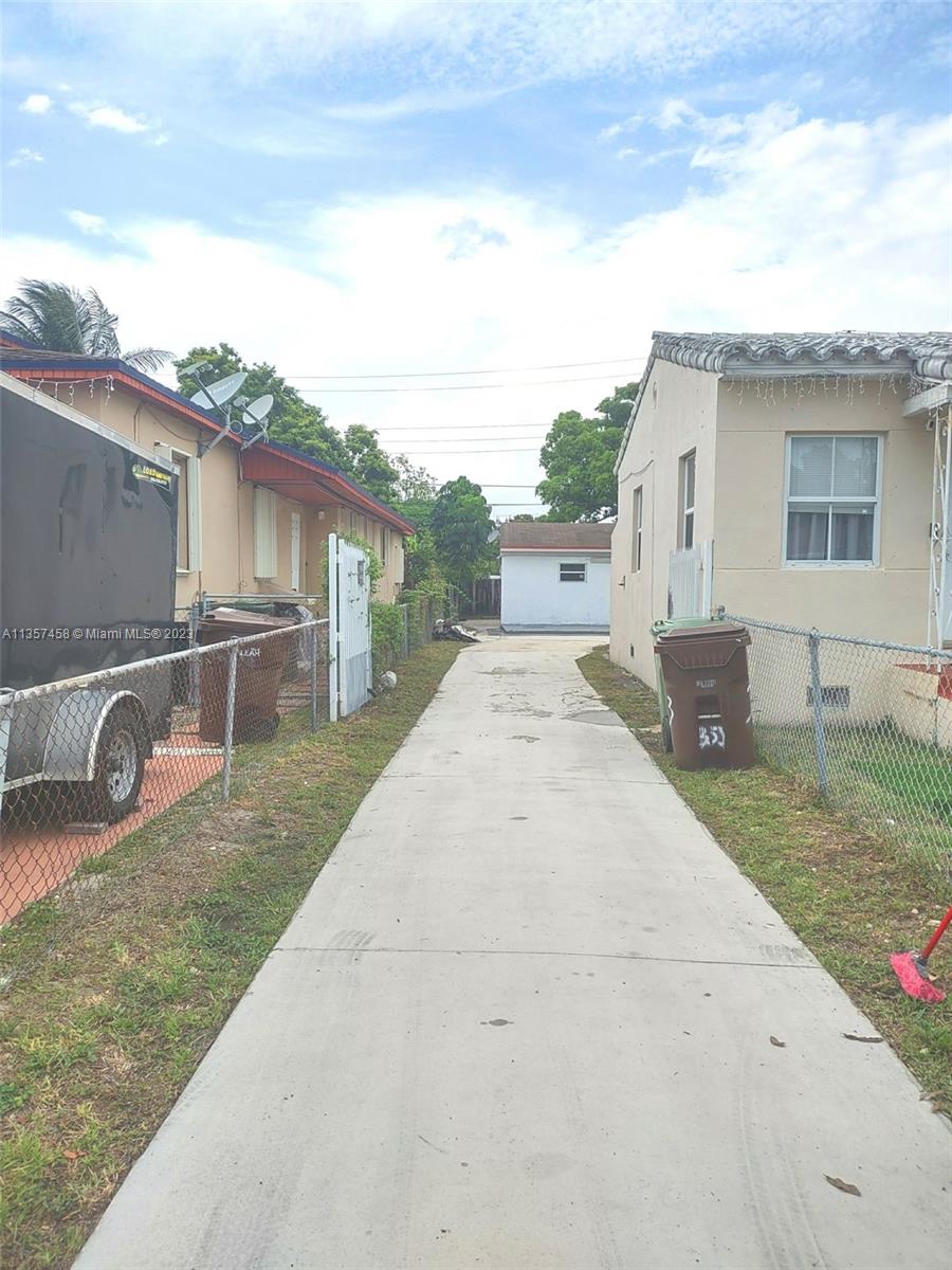 351 East 17th Street, Unit 353 Hialeah, FL 33010 - Photo 18 of 46