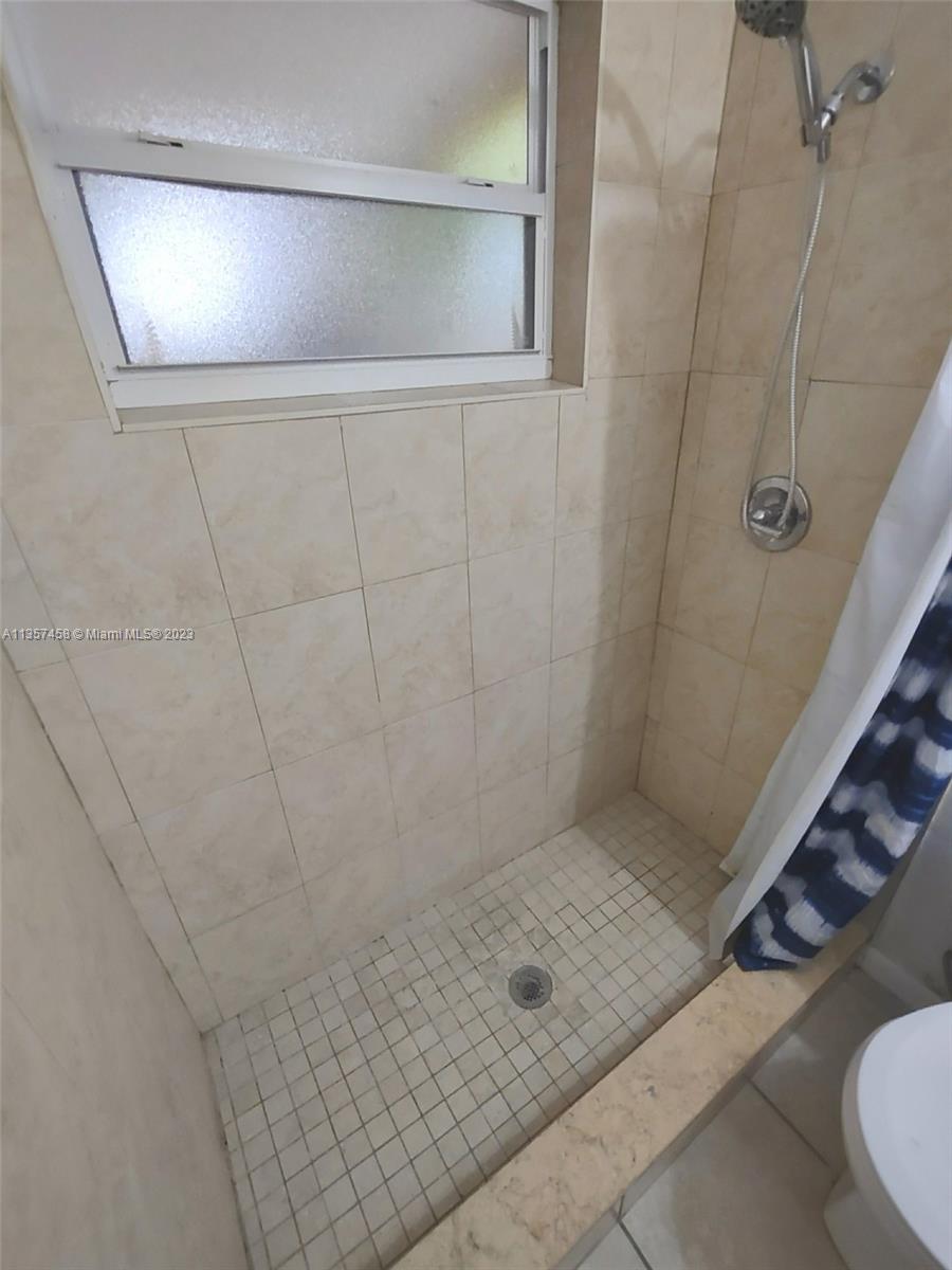 351 East 17th Street, Unit 353 Hialeah, FL 33010 - Photo 36 of 46
