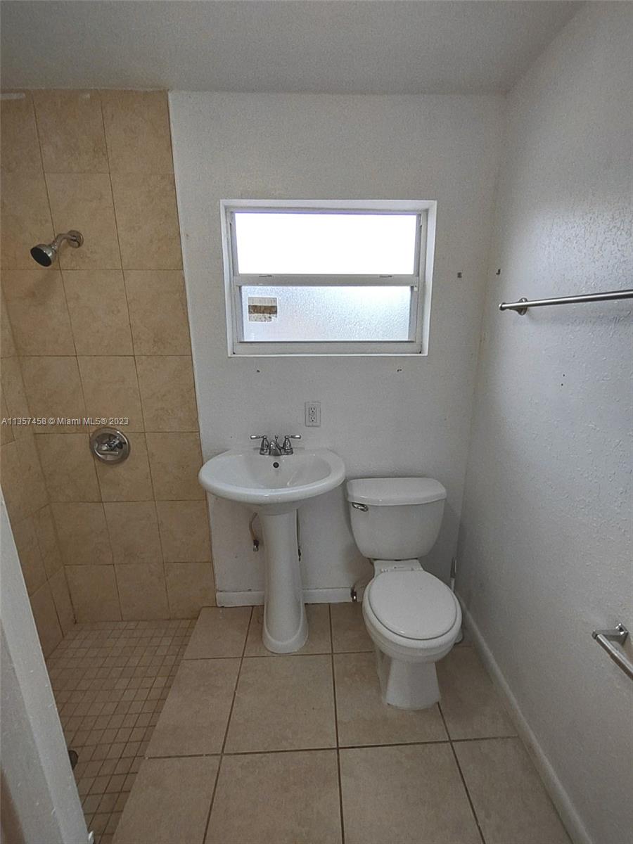 351 East 17th Street, Unit 353 Hialeah, FL 33010 - Photo 44 of 46