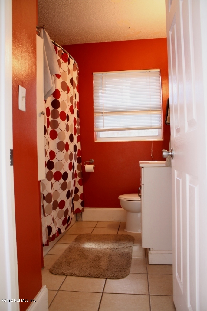 1256 Morgana Road Jacksonville, FL 32211 - Photo 10 of 13 Guest Bathroom