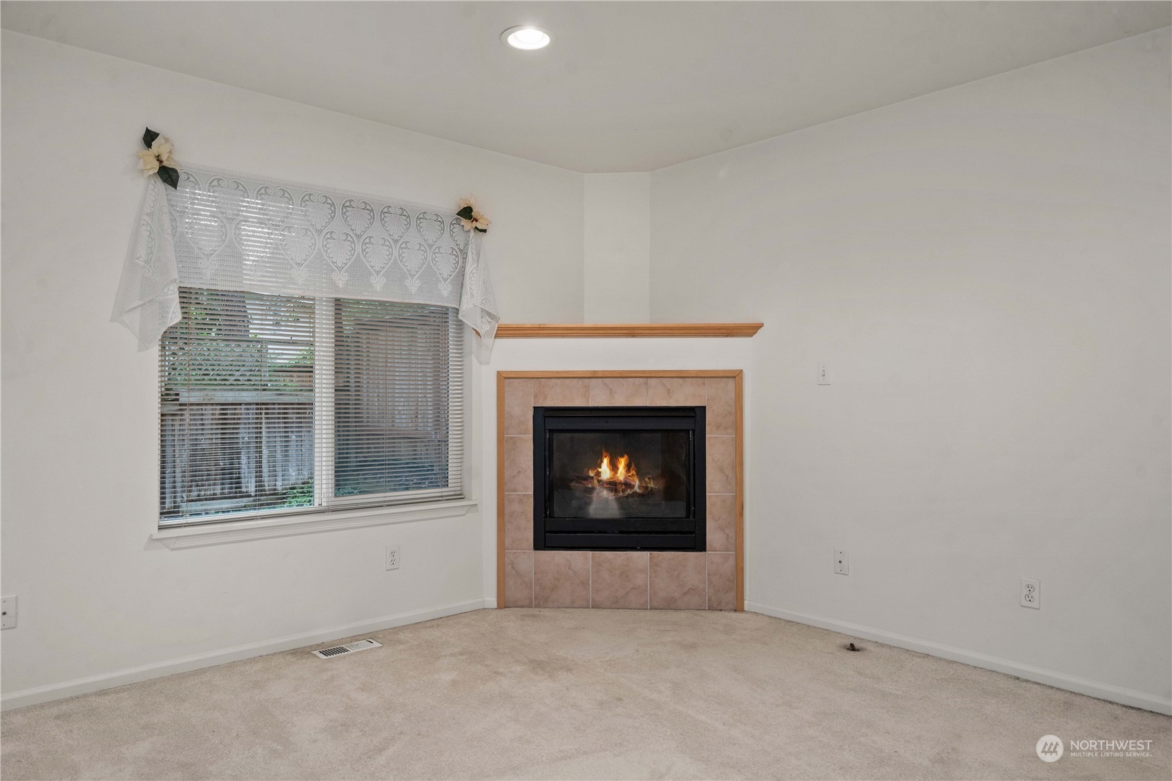 6223 85th Avenue West University Place, WA 98467 - Photo 16 of 35