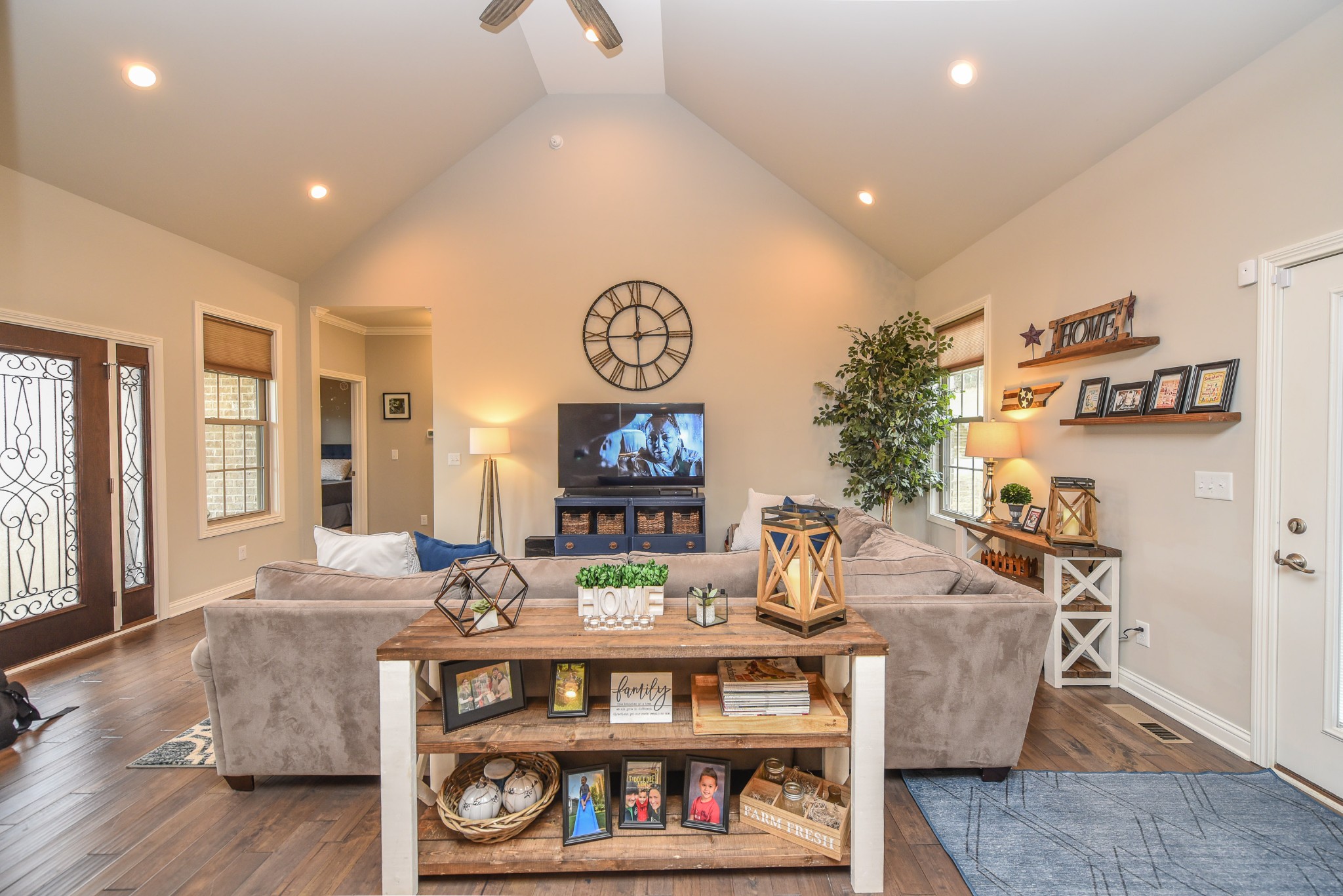1648 Old Gallatin Road Portland, TN 37148 - Photo 11 of 25 a living room with furniture and a table