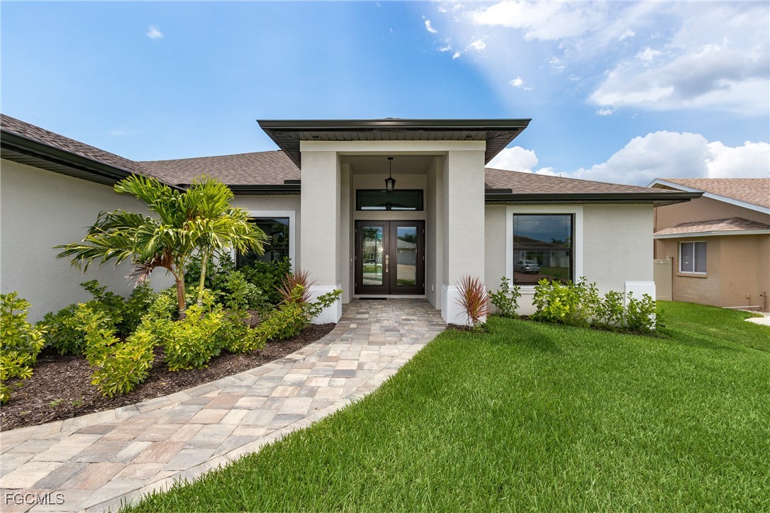 346 Southwest 28th Place Cape Coral, FL 33991 - Photo 2 of 23
