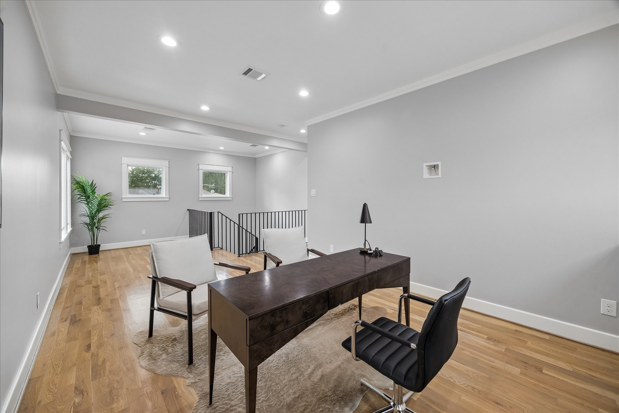 1205 Temple Street Houston, TX 77009 - Photo 19 of 33 This versatile second-story flex space provides endless possibilities as your needs evolve.