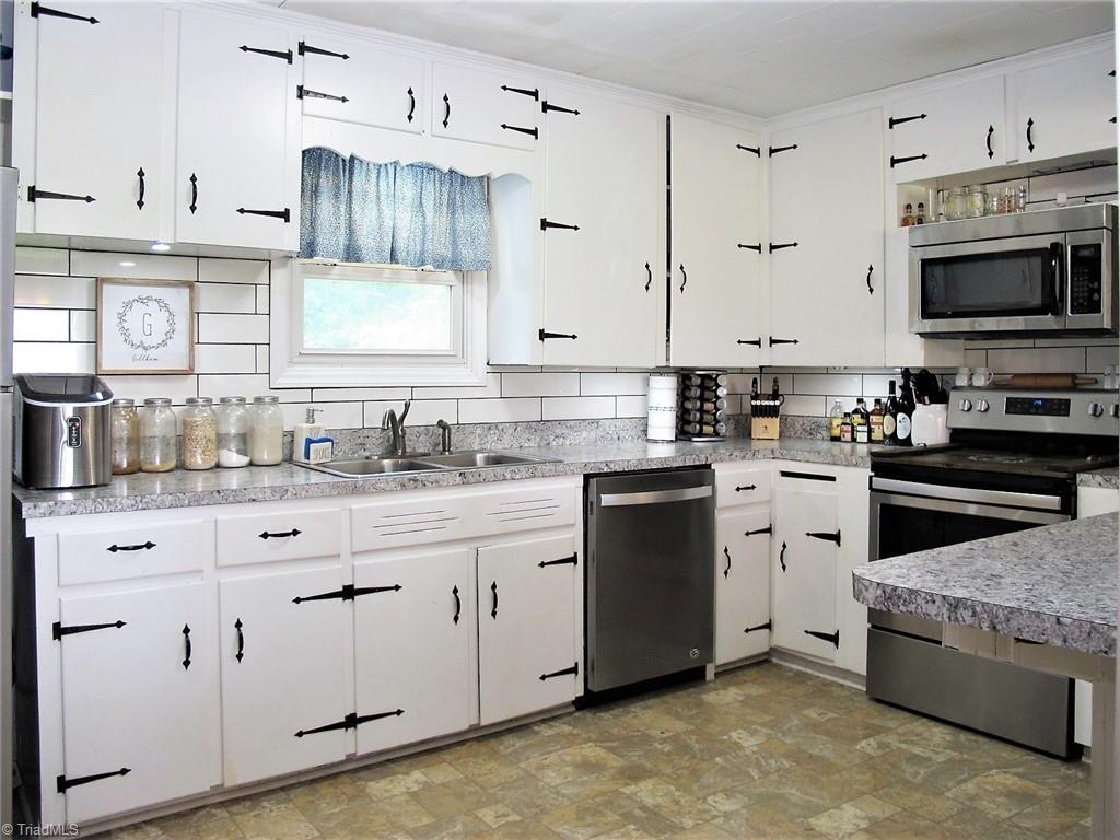 5305 Williard Road Oak Ridge, NC 27310 - Photo 10 of 21