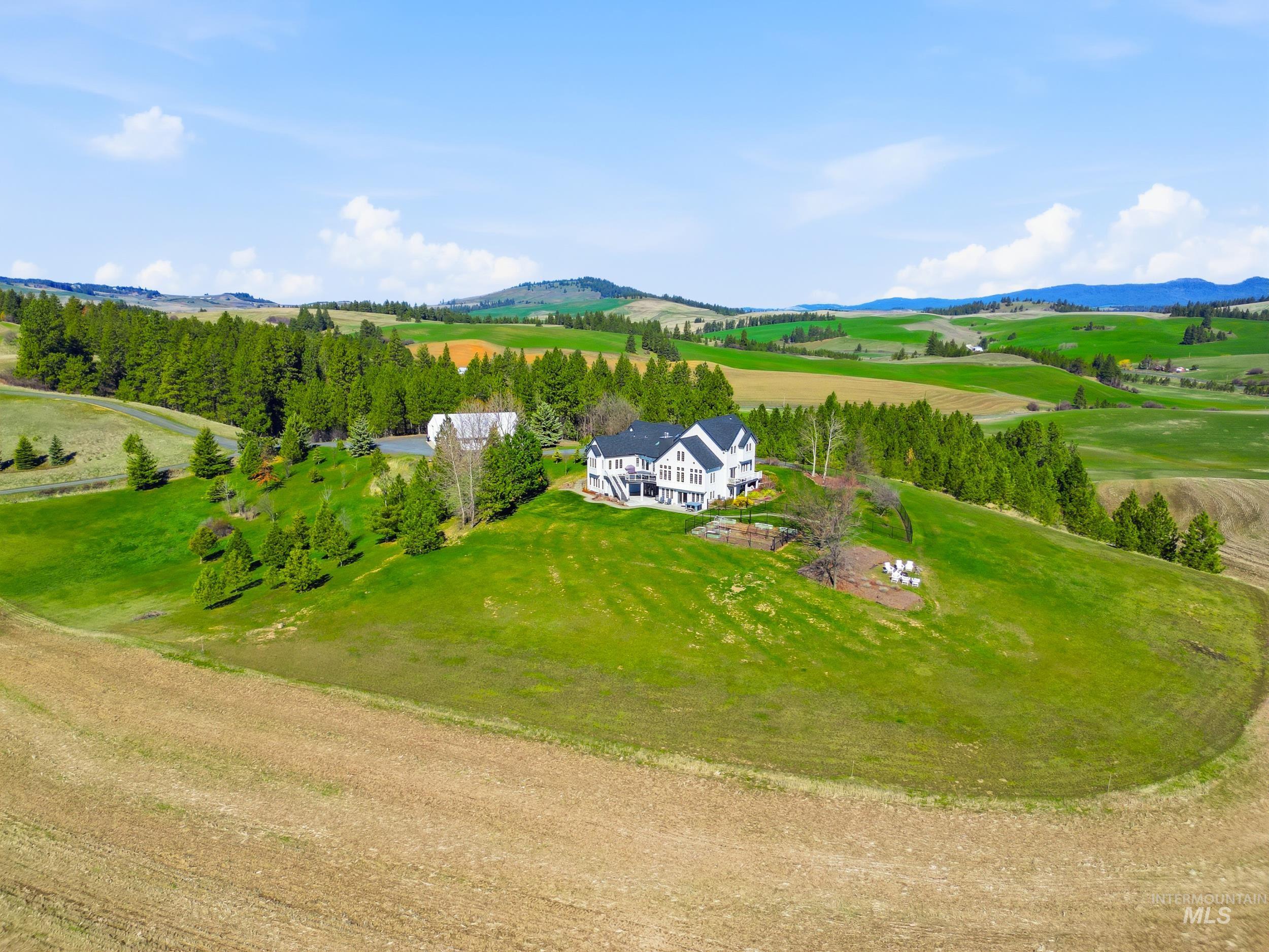 1014 Hilby Road Moscow, ID 83843 - Photo 42 of 50 Aerial view of sparsely populated area featuring mountains