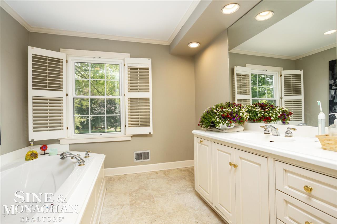233 Merriweather Road Grosse Pointe Farms, MI 48236 - Photo 30 of 79