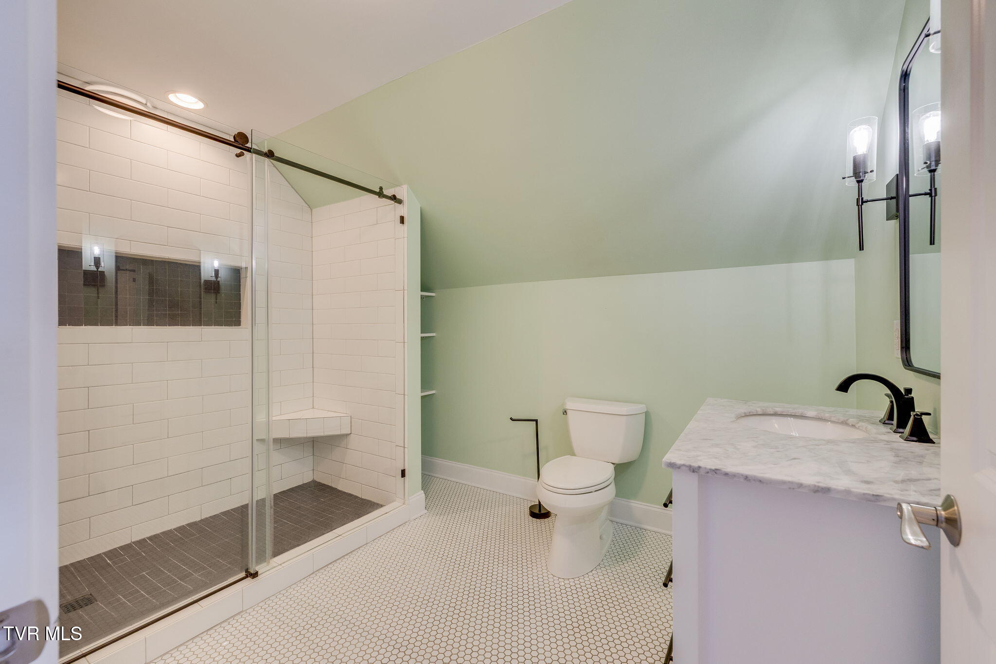 2338 Edinburgh Channel Road Kingsport, TN 37664 - Photo 50 of 87 047