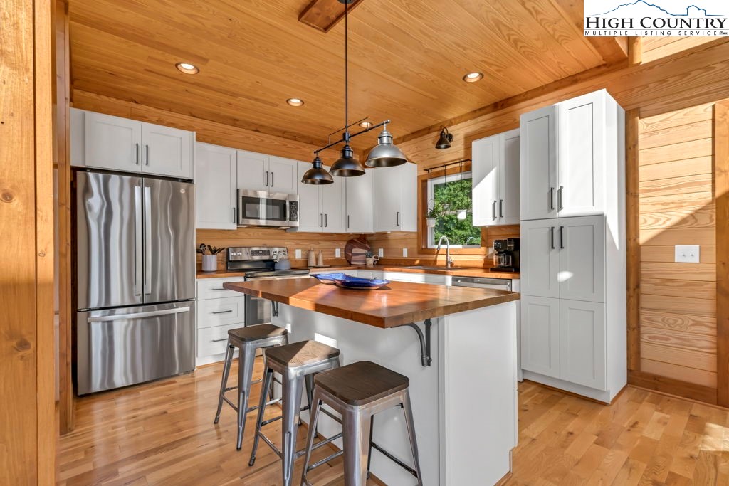 444 Riversound Road West Jefferson, NC 28694 - Photo 6 of 42 Gallery Image 6