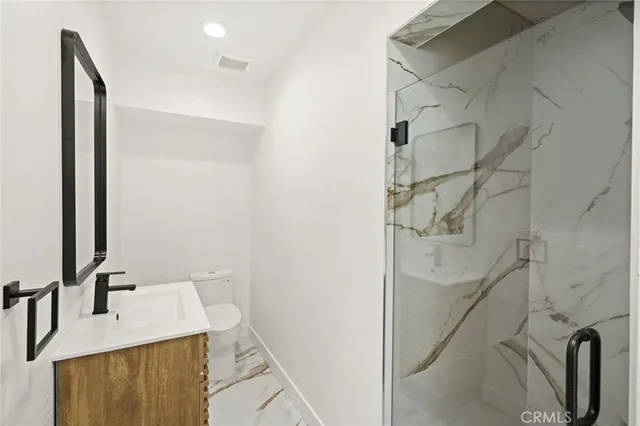 $2,295,000 | 7010 Lennox Avenue, Van Nuys, CA 91405