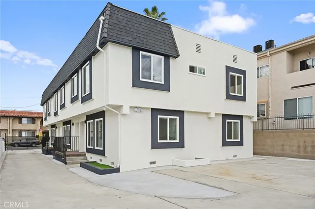 $2,295,000 | 7010 Lennox Avenue, Van Nuys, CA 91405