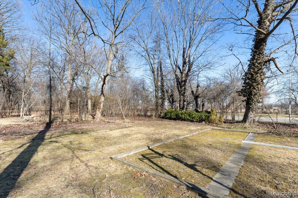 4074 Kenmore Road Berkley, MI 48072 - Photo 36 of 42