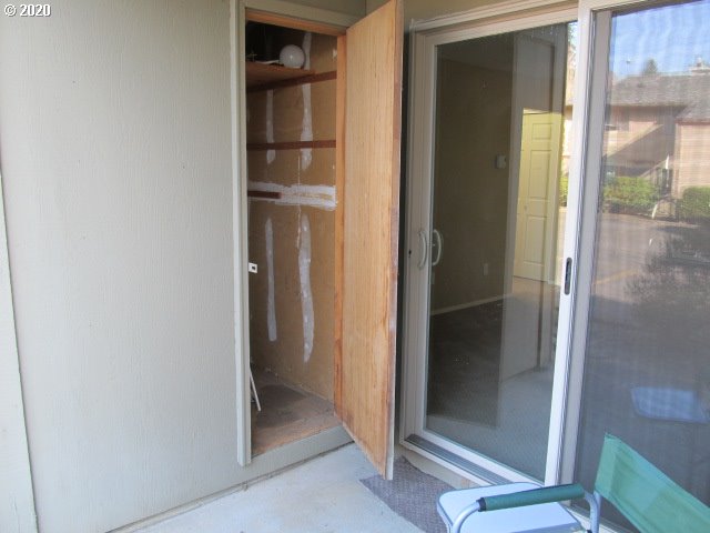 12606 Northwest Barnes Road, Unit 8 Portland, OR 97229 - Photo 24 of 31 Gallery Image 24