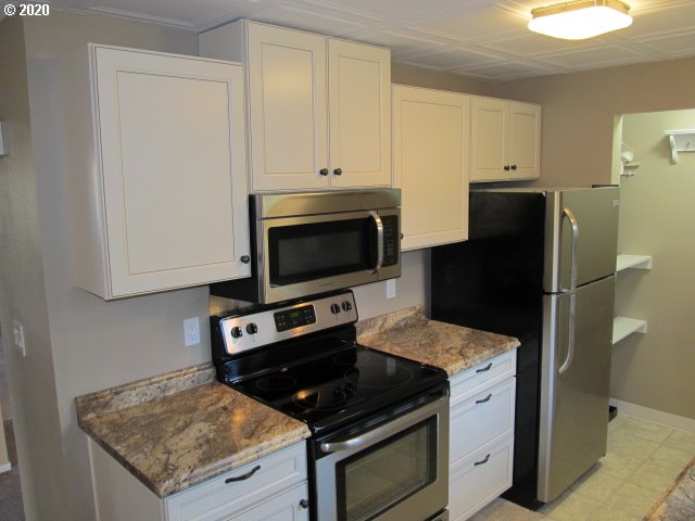 12606 Northwest Barnes Road, Unit 8 Portland, OR 97229 - Photo 4 of 31 Gallery Image 4