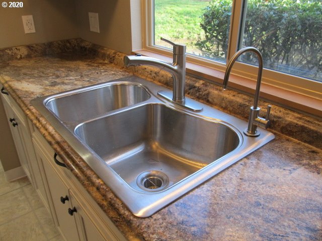 12606 Northwest Barnes Road, Unit 8 Portland, OR 97229 - Photo 8 of 31 Gallery Image 8