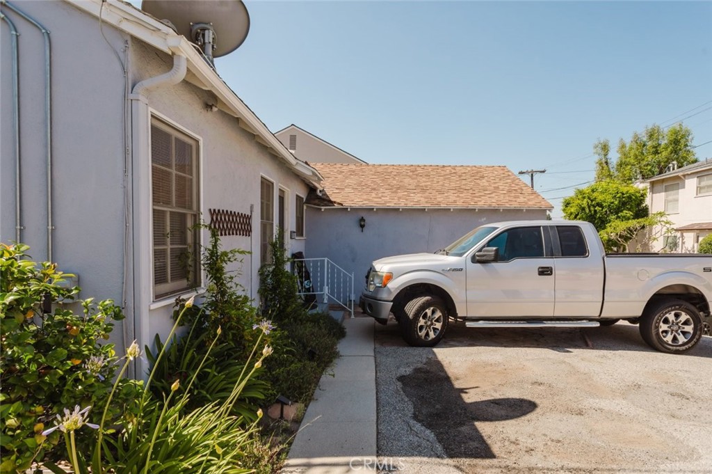 817 North Verdugo Road Glendale, CA 91206 - Photo 35 of 44