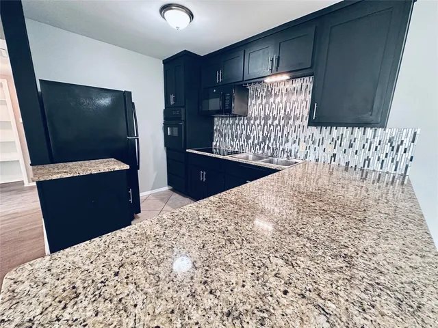 $1,325 | 601 West 11th Street, Unit 227, Austin, TX 78701