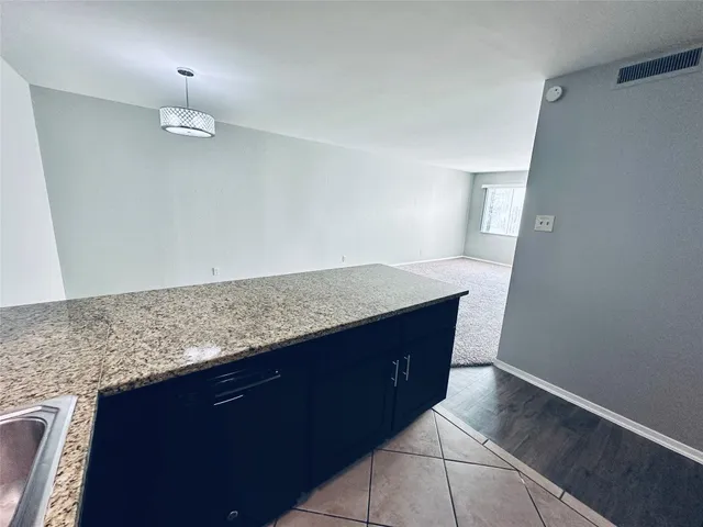 $1,325 | 601 West 11th Street, Unit 227, Austin, TX 78701