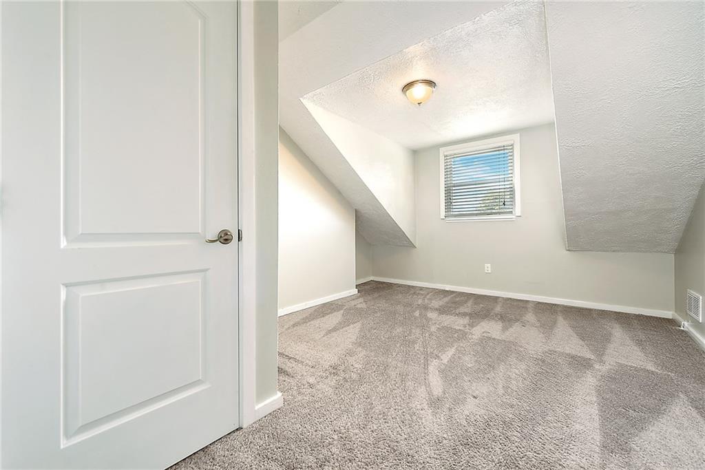 5151 Keystone Street Pittsburgh, PA 15201 - Photo 17 of 25 Gallery Image 17