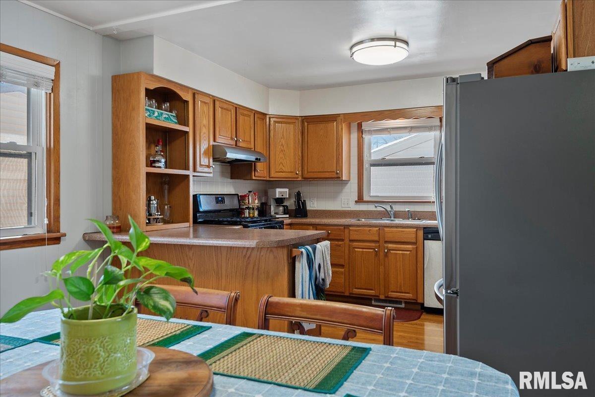 164 Archer Avenue Springfield, IL 62704 - Photo 8 of 33 Gallery Image 8