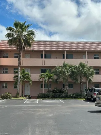 $1,900 | Undisclosed Address, Naples, FL 34105