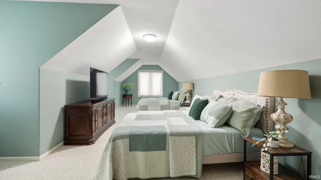 $1,395,000 | 140 Lane 270A Hamilton Lake, Hamilton, IN 46742