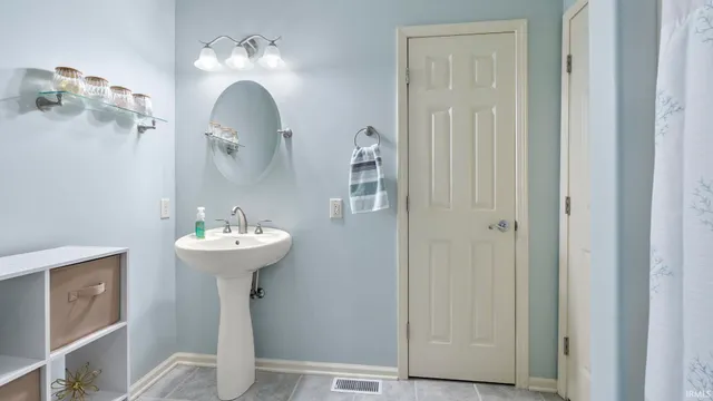 $1,395,000 | 140 Lane 270A Hamilton Lake, Hamilton, IN 46742