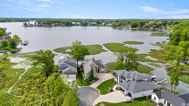 $1,395,000 | 140 Lane 270A Hamilton Lake, Hamilton, IN 46742
