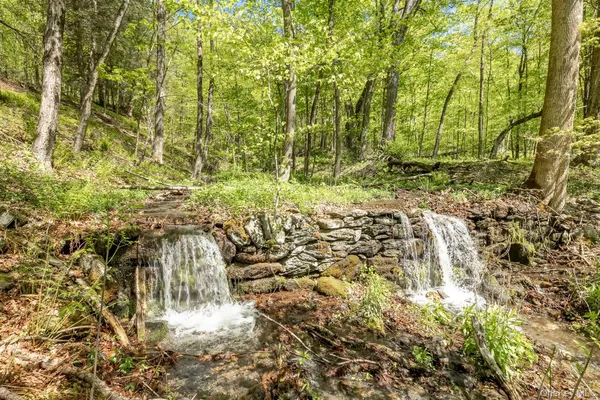 $850,000 | Overlook Drive, Hillsdale, NY 12529