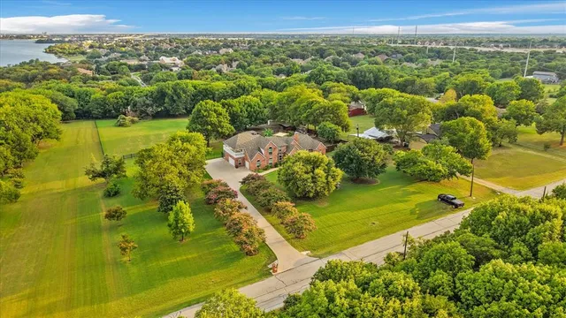 $1,000,000 | 5414 Miller Heights Drive, Rowlett, TX 75088