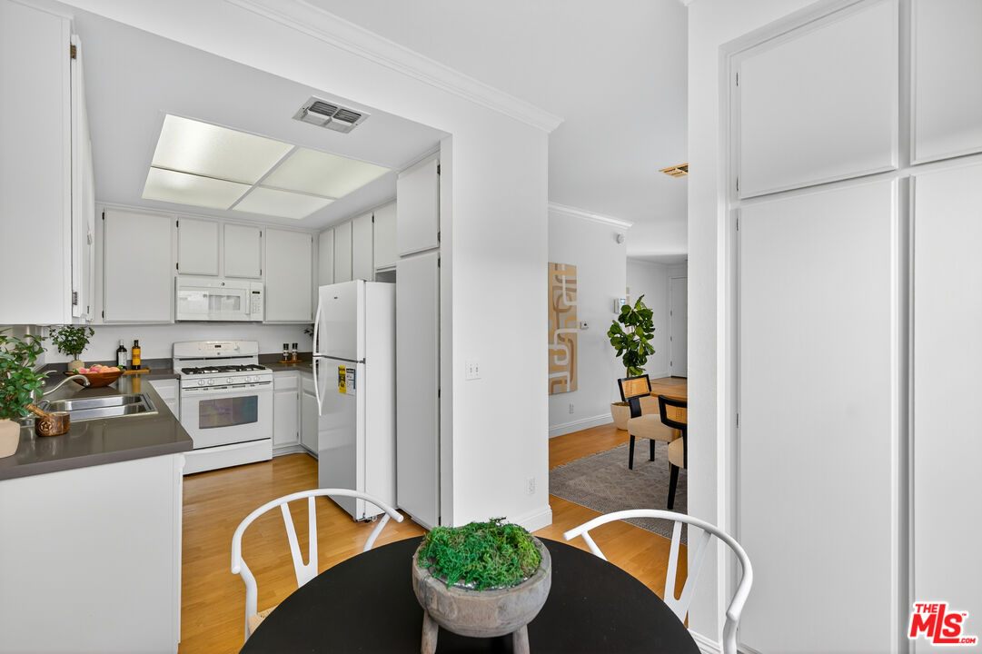 2405 34th Street, Unit 5 Santa Monica, CA 90405 - Photo 17 of 47