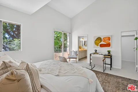 $989,000 | 2405 34th Street, Unit 5, Santa Monica, CA 90405