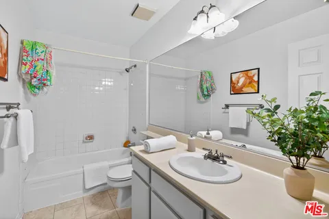 $989,000 | 2405 34th Street, Unit 5, Santa Monica, CA 90405