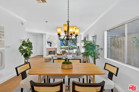 $989,000 | 2405 34th Street, Unit 5, Santa Monica, CA 90405