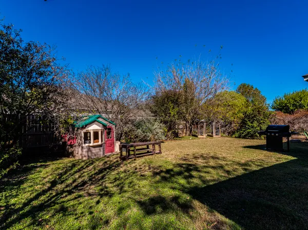 $299,900 | 172 Winter Street, Kyle, TX 78640